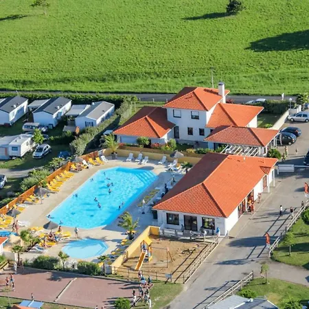 Κάμπινγκ - Parc Aquatique - Ccageic Saint-Michel-Chef-Chef